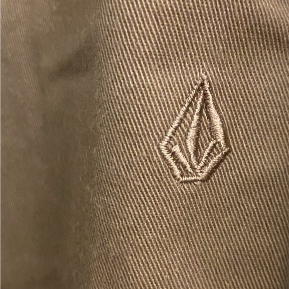 EUC Volcom True to This Straight Khaki Pants - Size: 9 Juniors - Picture 4 of 6